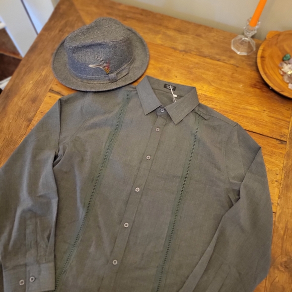NWT Men's Grey Button Up Shirt - Picture 5 of 8